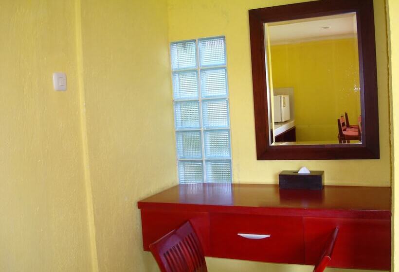 酒店 Anini Raka Resort & Spa