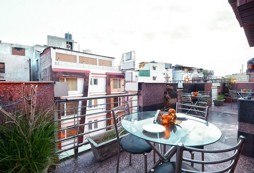 호텔 Aura New Delhi Railway Station