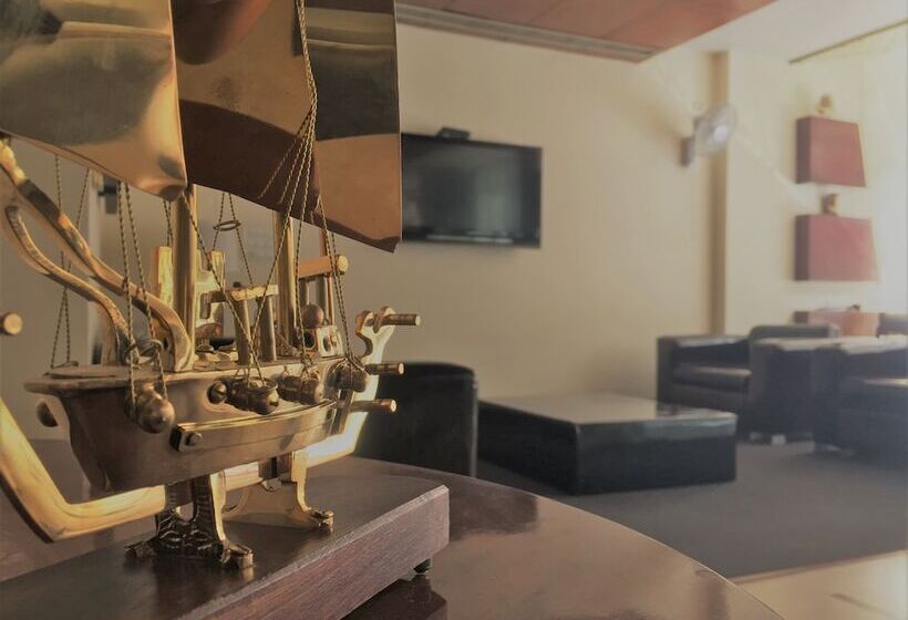 호텔 Aura New Delhi Railway Station