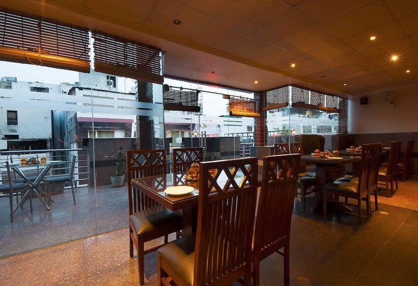 호텔 Aura New Delhi Railway Station