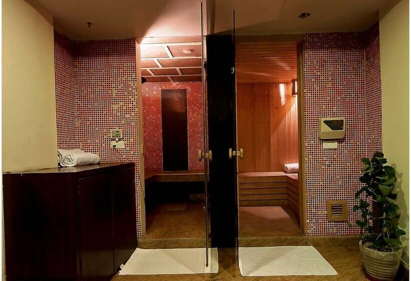 호텔 Aura New Delhi Railway Station