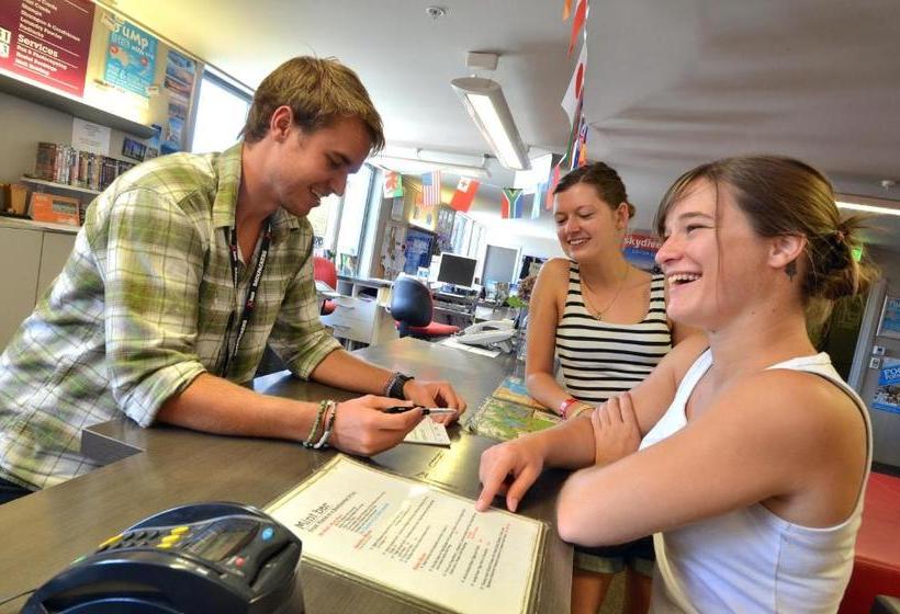 فندق Base Backpackers Wanaka  Hostel