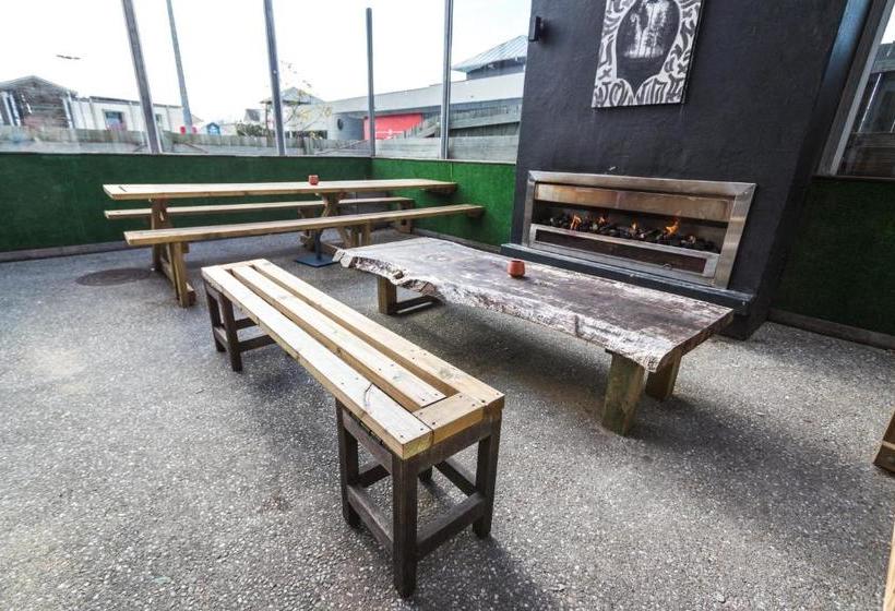 فندق Base Backpackers Wanaka  Hostel