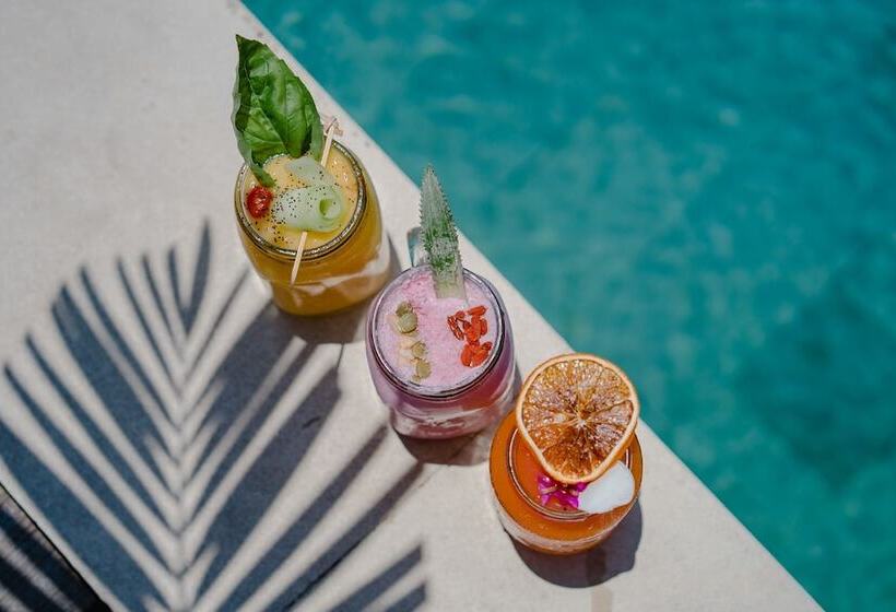 酒店 Batu Karang Lembongan Resort & Spa