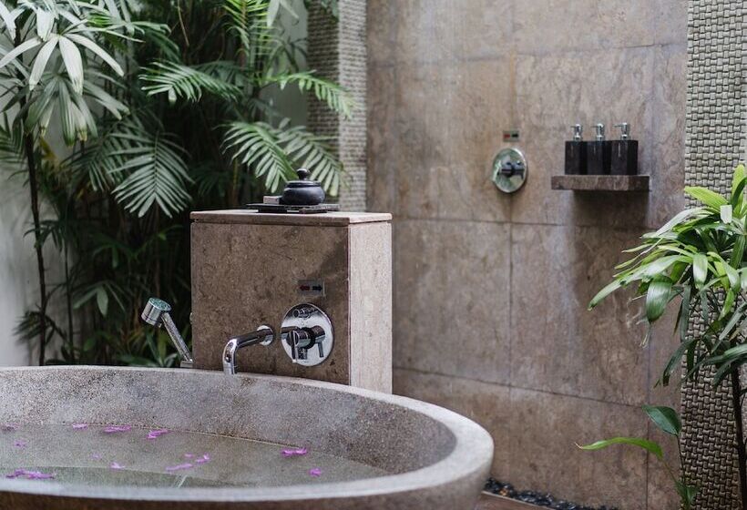 酒店 Batu Karang Lembongan Resort & Spa