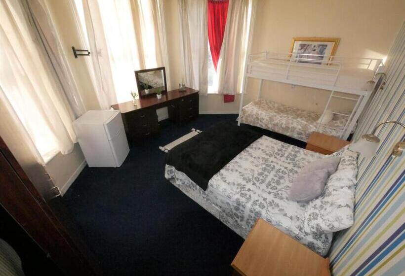 Отель Bourne Hall