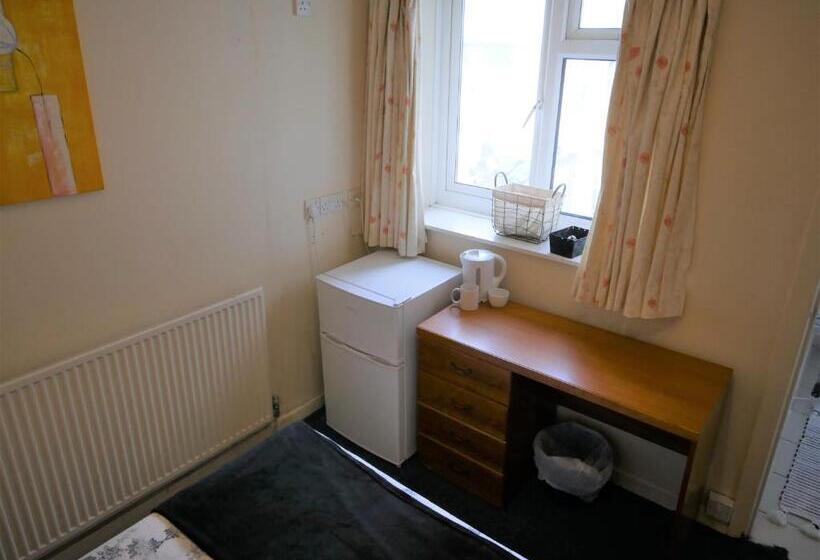 Отель Bourne Hall