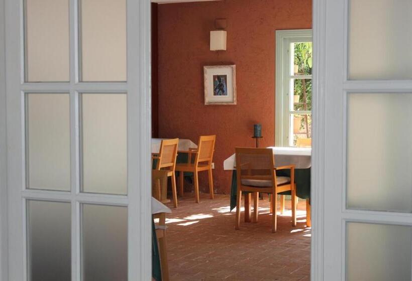 Отель Moli Canyisset