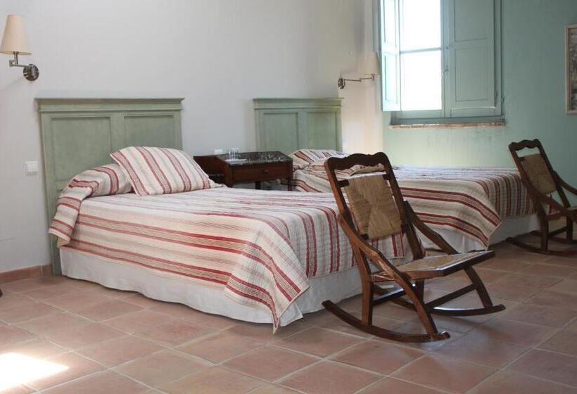 Отель Moli Canyisset