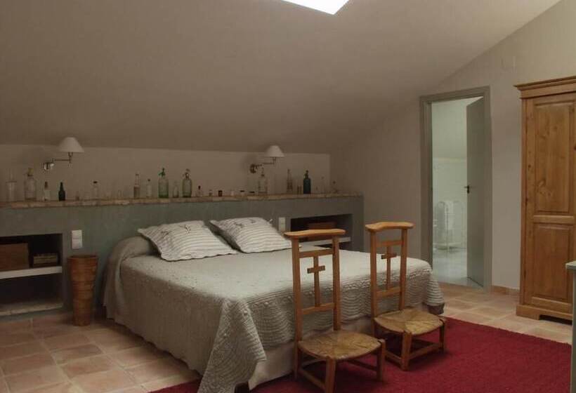 Отель Moli Canyisset