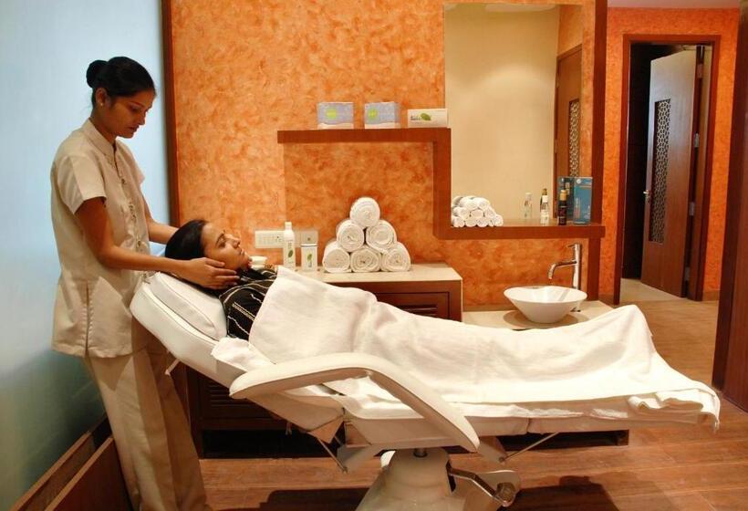 Отель Cambay Grand Kukas