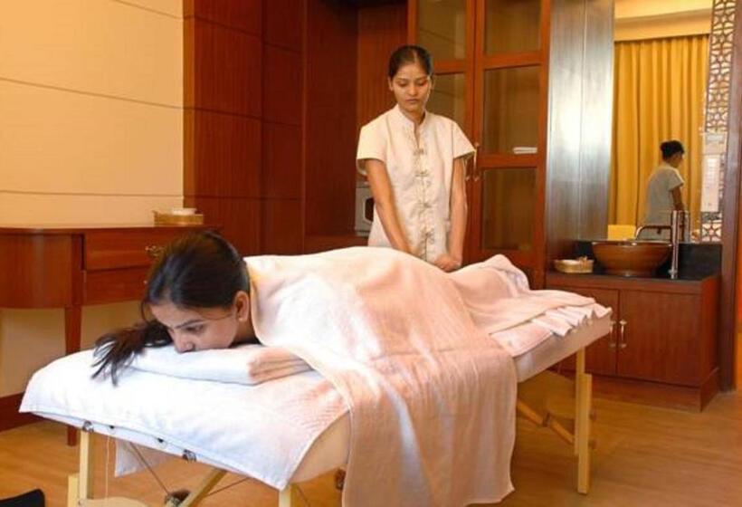 Отель Cambay Grand Kukas