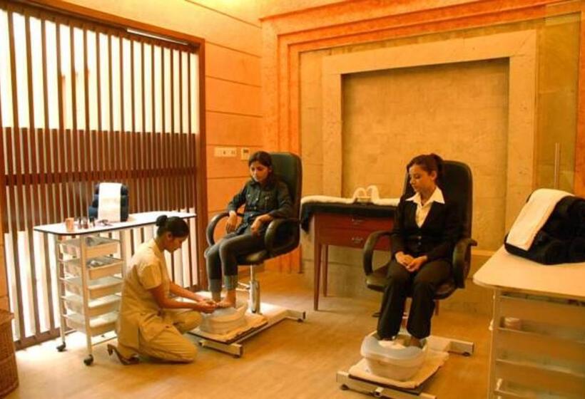 Отель Cambay Grand Kukas