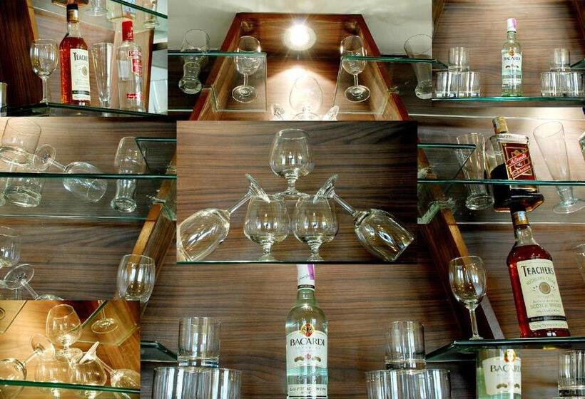 Отель Cambay Grand Kukas