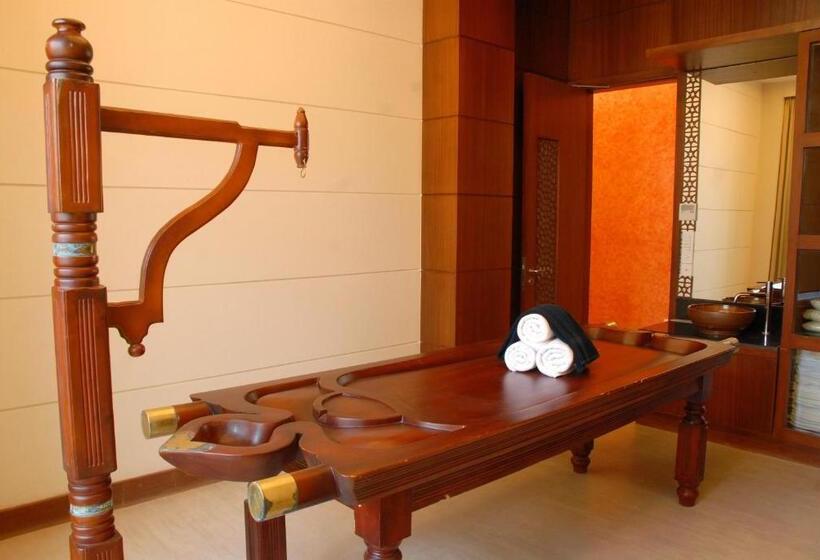 Отель Cambay Grand Kukas