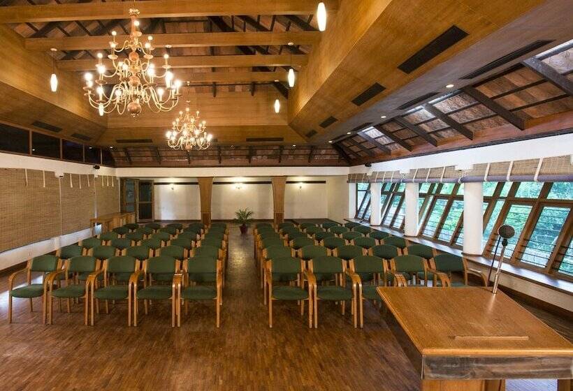 ホテル Cardamom County By Xandari