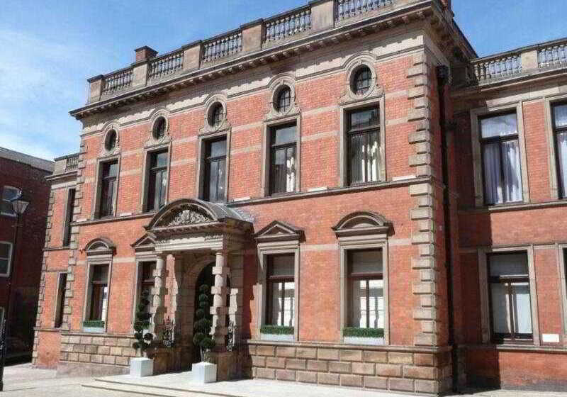 Cathedral Quarter Hotel   Derby