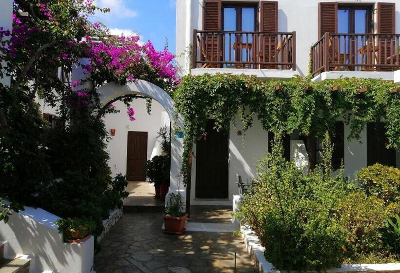 Christina Hotel, Adults Only, Heated Salt Water Pool