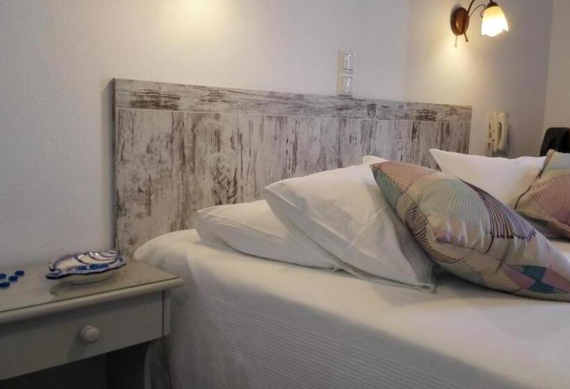 Christina Hotel, Adults Only, Heated Salt Water Pool