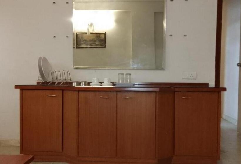 Отель New Crescent Citadel