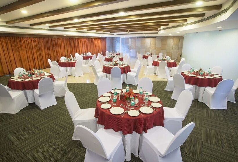 호텔 Clarks Exotica Convention, Resort & Spa