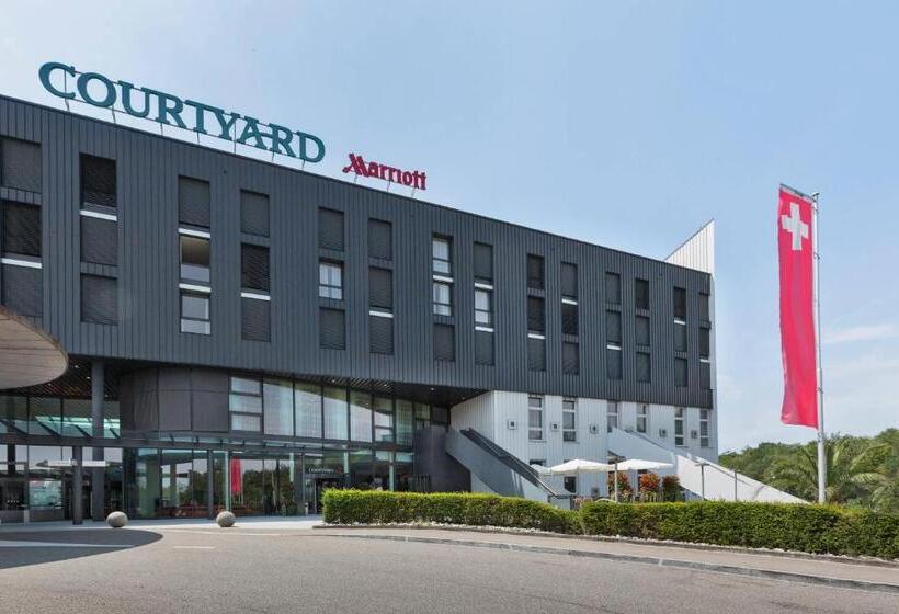 ホテル Courtyard By Marriott Basel