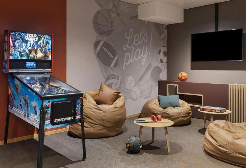 ホテル Courtyard By Marriott Basel