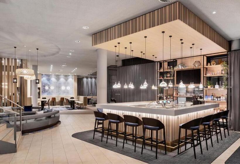 ホテル Courtyard By Marriott Basel