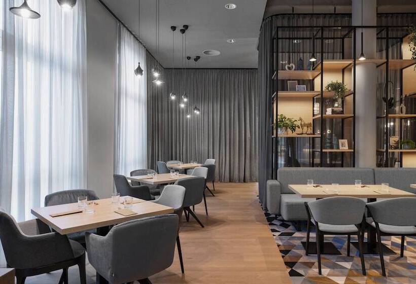 ホテル Courtyard By Marriott Basel