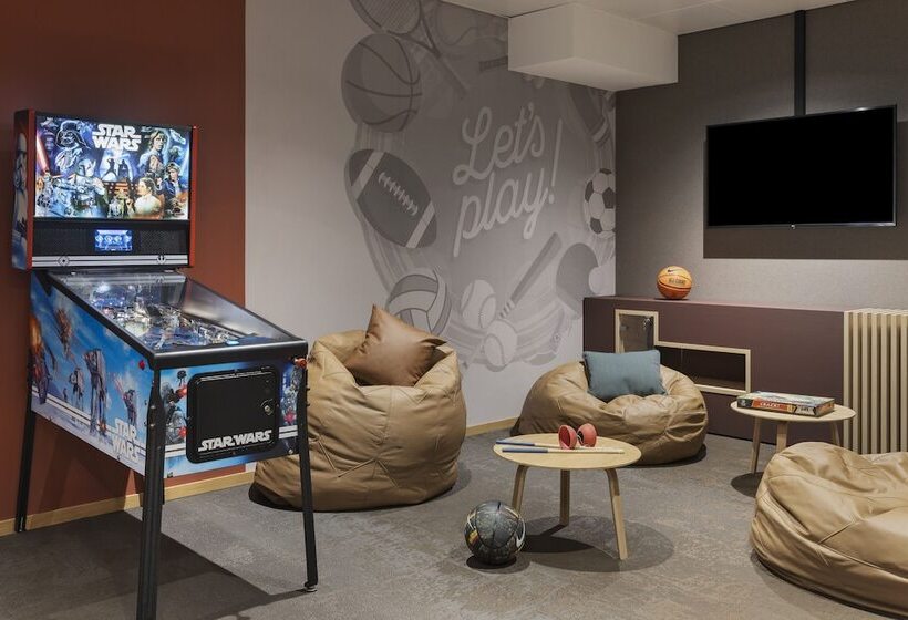 ホテル Courtyard By Marriott Basel