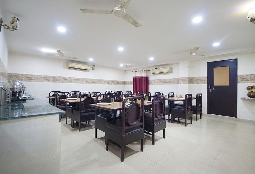 فندق Dakha International Karol Bagh, New Delhi