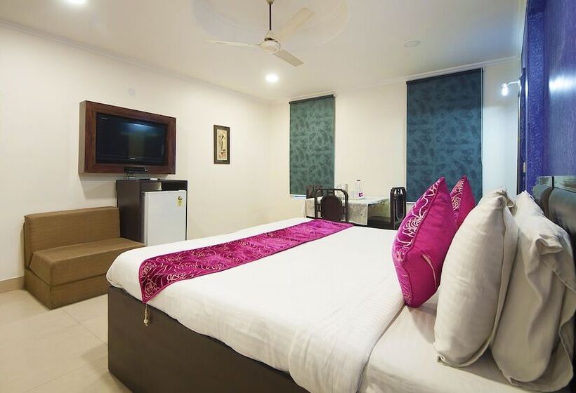 فندق Dakha International Karol Bagh, New Delhi