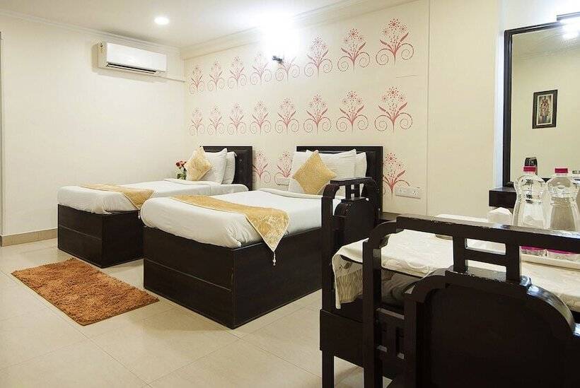 فندق Dakha International Karol Bagh, New Delhi