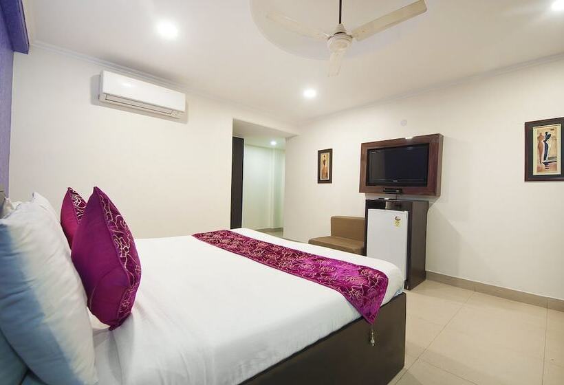 فندق Dakha International Karol Bagh, New Delhi