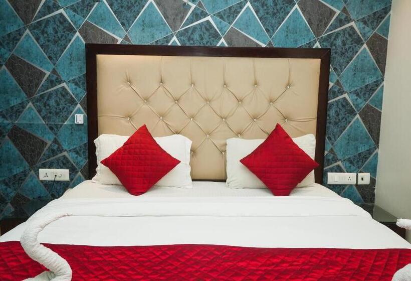 Отель B Continental