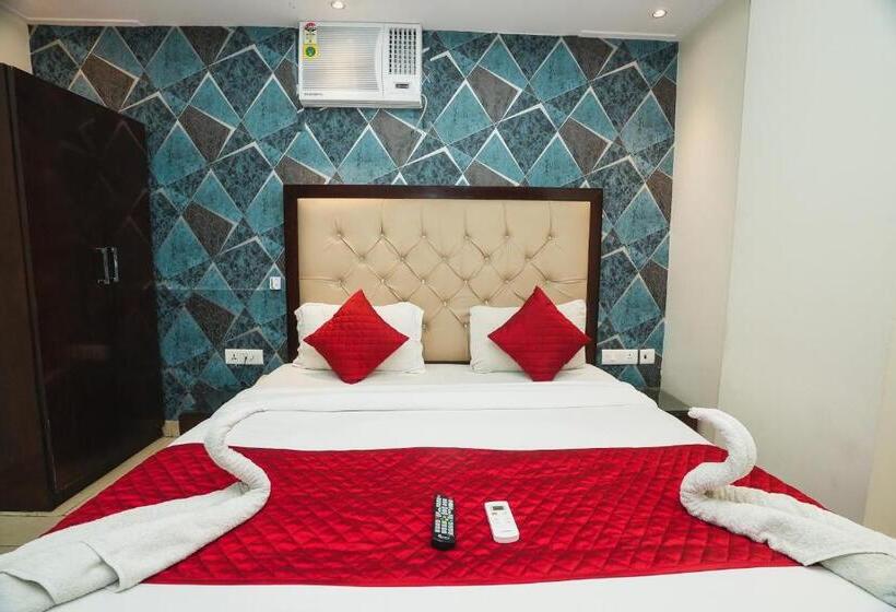 Отель B Continental