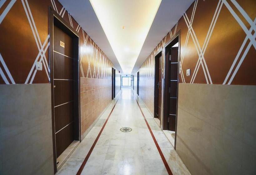 Отель B Continental