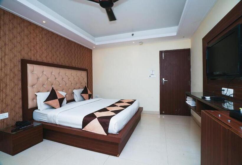 Отель B Continental