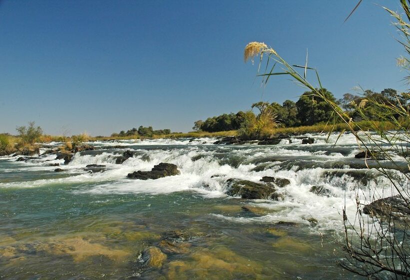 בית מלון כפרי Divava Okavango Resort & Spa