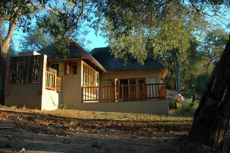 בית מלון כפרי Divava Okavango Resort & Spa