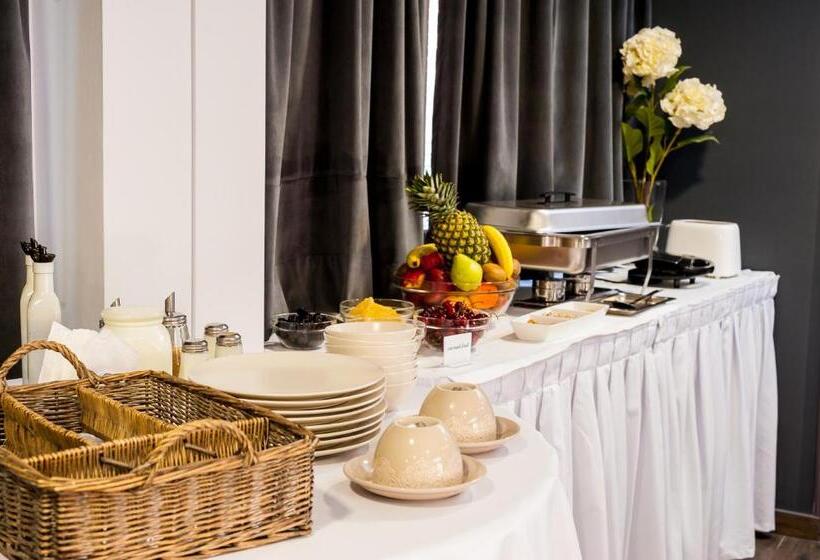 Elina Hotel Apartments