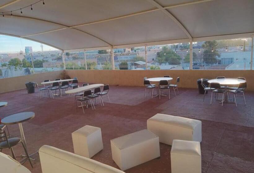 هتل Elizabeth Central