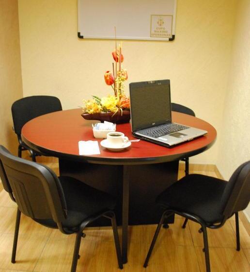 هتل Elizabeth Central