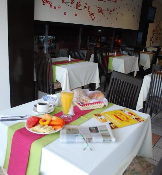 هتل Elizabeth Central