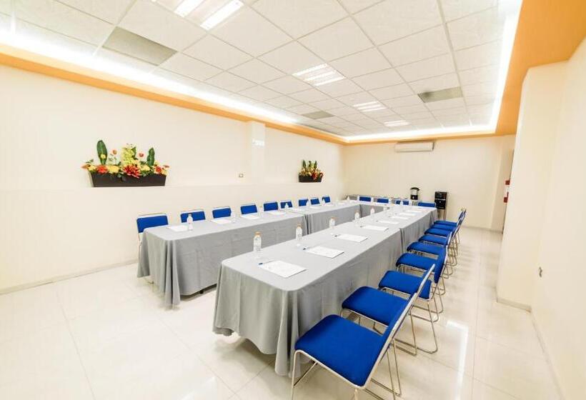 هتل Elizabeth Central