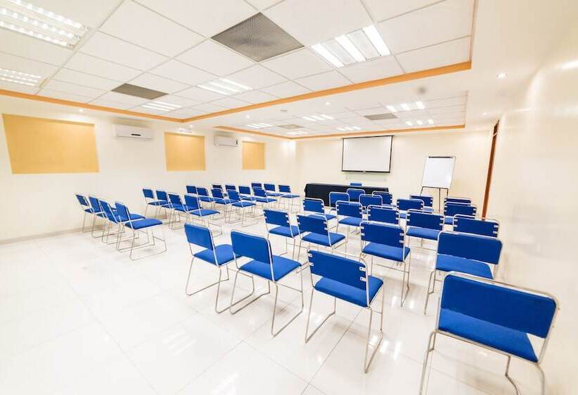 هتل Elizabeth Central