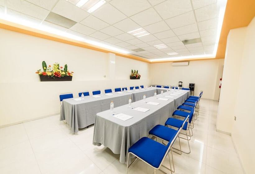 هتل Elizabeth Central