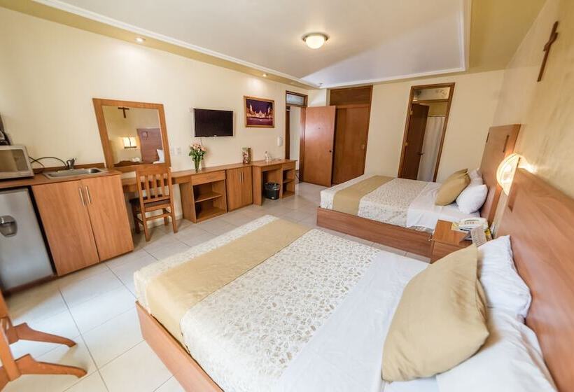 هتل Elizabeth Central