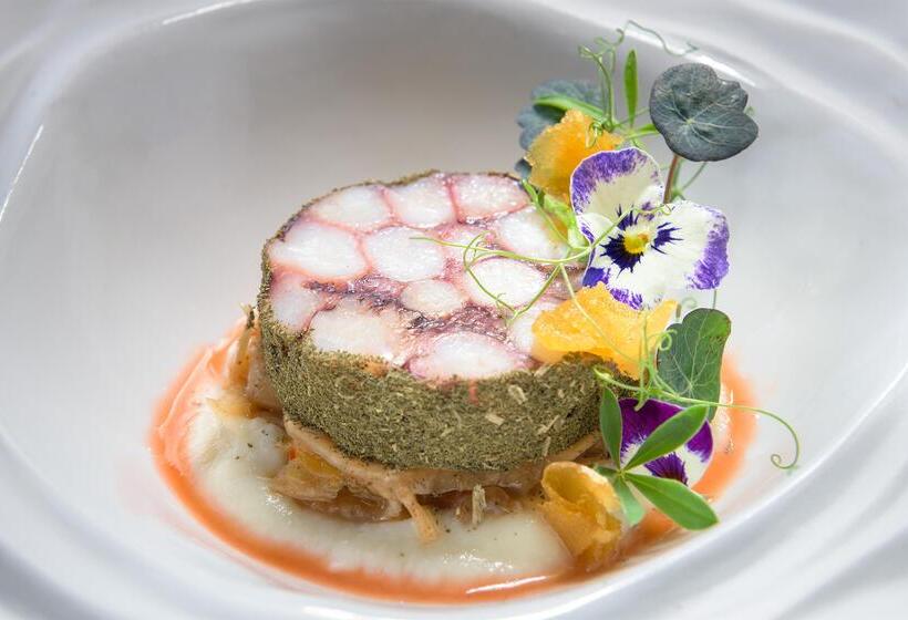 Отель Elysium Resort & Spa