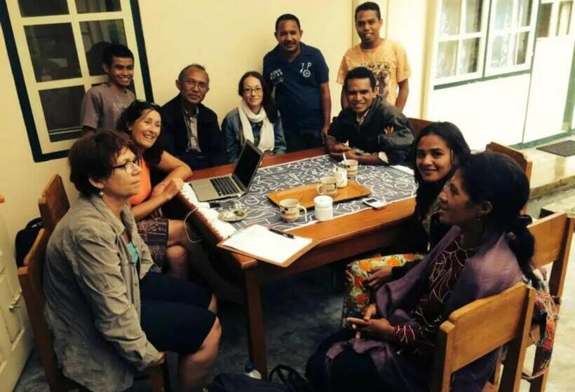 Fabhotel White Klove Paharganj